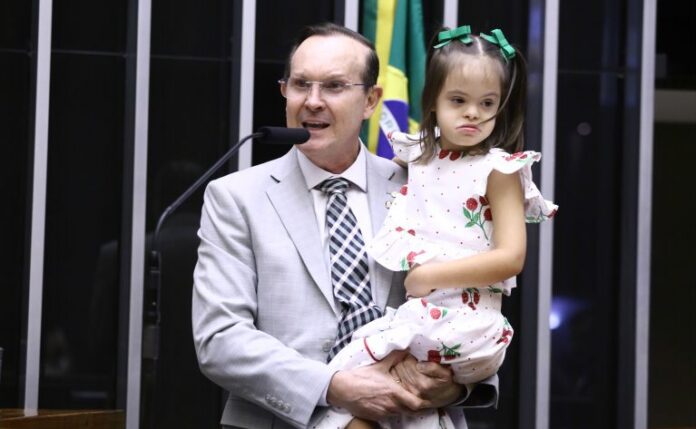 Deputado Márcio Honaiser e a filha Maria Helena