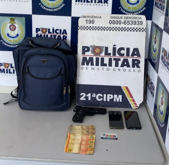 Polícia Militar detém dois homens por roubo com simulacro de arma de fogo - 