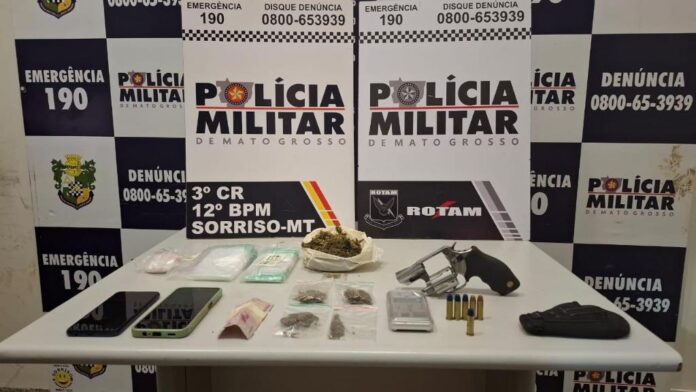 Rotam detém três homens suspeitos por tráfico e porte ilegal de arma de fogo - 