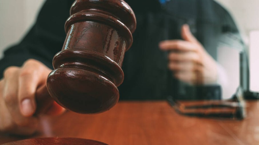 A principal alegação do STF para suspender os processos foi a existência de decisões da Justiça do Trabalho