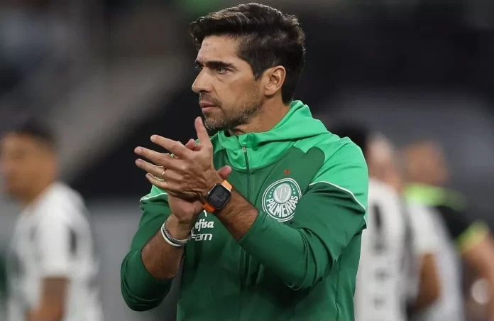 Abel 'sai correndo' após vitória do Palmeiras para ir à formatura da filha (Foto: Cesar Greco/Palmeiras)