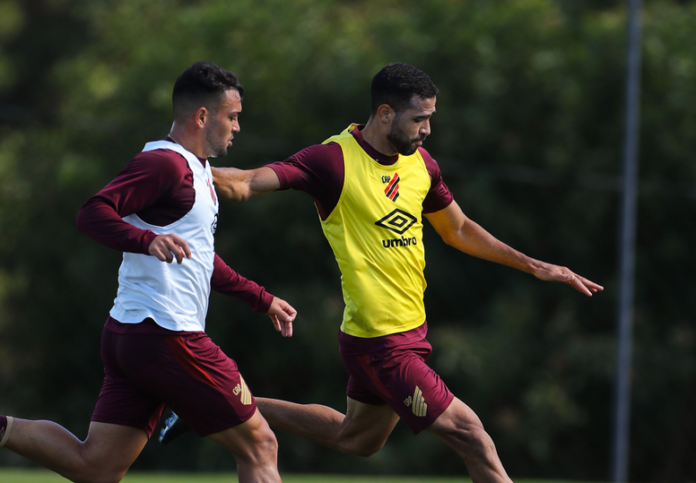 Athletico-PR busca recuperação e Botafogo-SP quer 1ª vitória