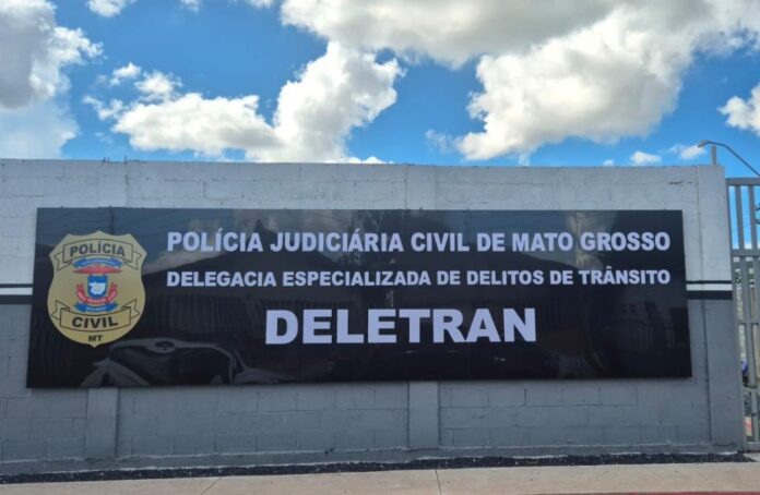 Polícia Civil indicia motorista que destruiu deck em restaurante por dano, tentativa de homicídio e omissão de socorro - 