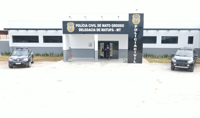 Polícia Civil apreende duas espingardas durante busca e apreensão, homem é preso - 