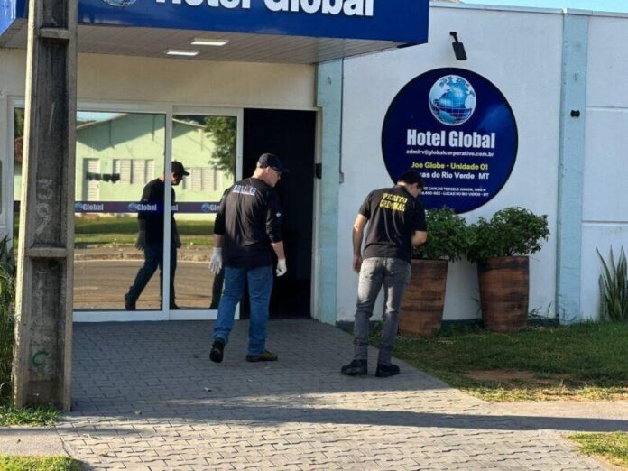 Dupla mata homem de 38 anos dentro de hotel no interior do Estado