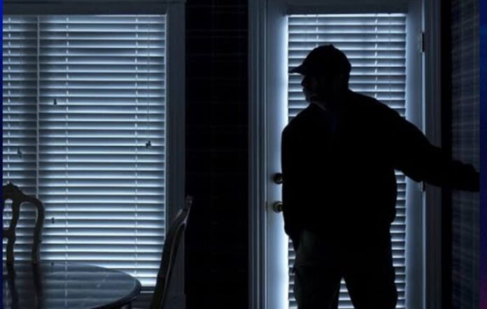 Homem é preso suspeito de ameaçar e tentar manter relações sexuais à força com idosa em Barra do Garças
