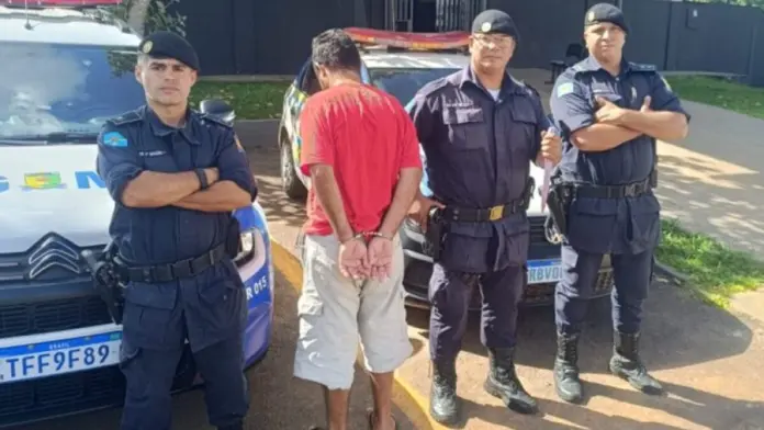 Homem invade escola para ‘fazer picadinho’ de professor em Goiás