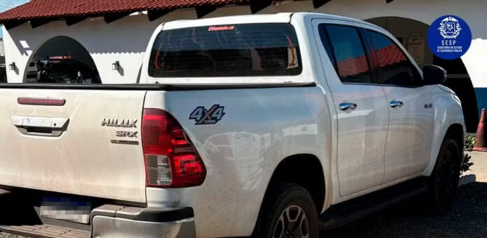 Jovens em Hilux roubada são mortos em confronto com a PM no interior do Estado