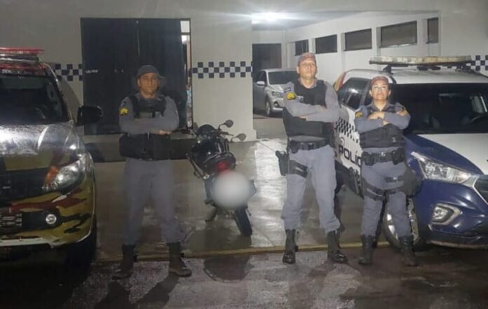 PM apreende moto com restrição de furto após denúncia em Araguaiana