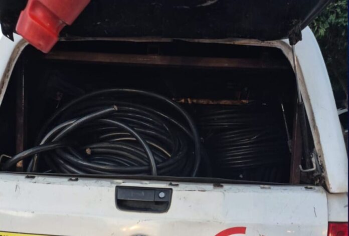 PM prende suspeitos que se passavam por equipe de telefonia para furtar cabos em Barra do Garças