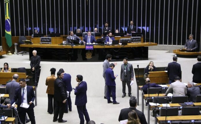 Discussão e Votação de Propostas Legislativas.