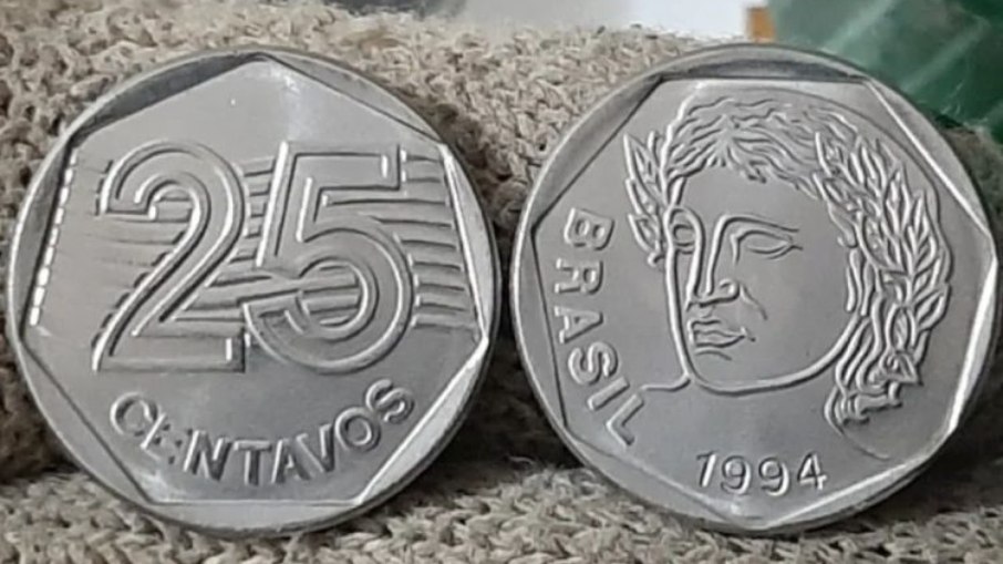 Anverso e reverso da moeda de 25 centavos da primeira família do real 