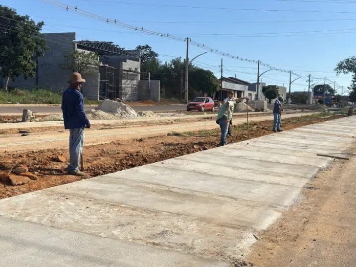 Barra do Garças: construção de calçadas avança nos bairros São José, Nova Barra e Jardim dos Ypês