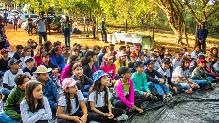 Prefeitura promove atividade ambiental com alunos no Lajedo em comemoração ao Dia Mundial do Meio Ambiente