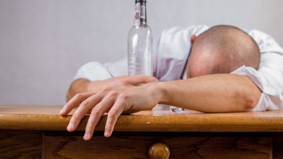 Alcoolismo é um dos problemas do país