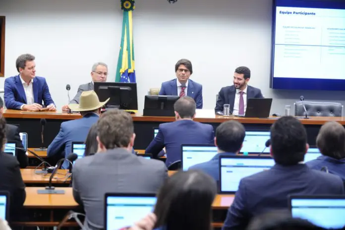 Audiência Pública - Reforma Administrativa: Uma visão geral. Dep. Pedro Paulo (PSD - RJ) e Dep. Neto Carletto (AVANTE - BA)